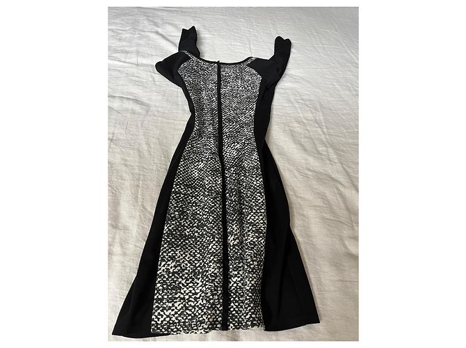 Abito midi bianco e nero Karen Millen - vista 9