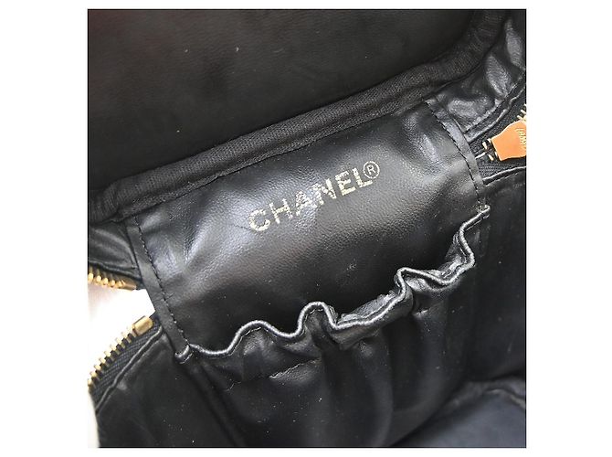 Chanel Vintage Timeless Cosmetic Case Caviar Tall Nero - vista 4