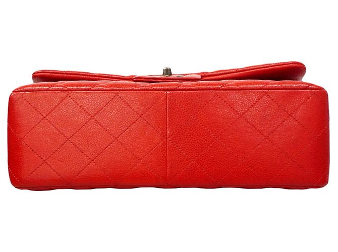 Bolsa de ombro Chanel em couro de bezerro granulado vermelho - vista 3