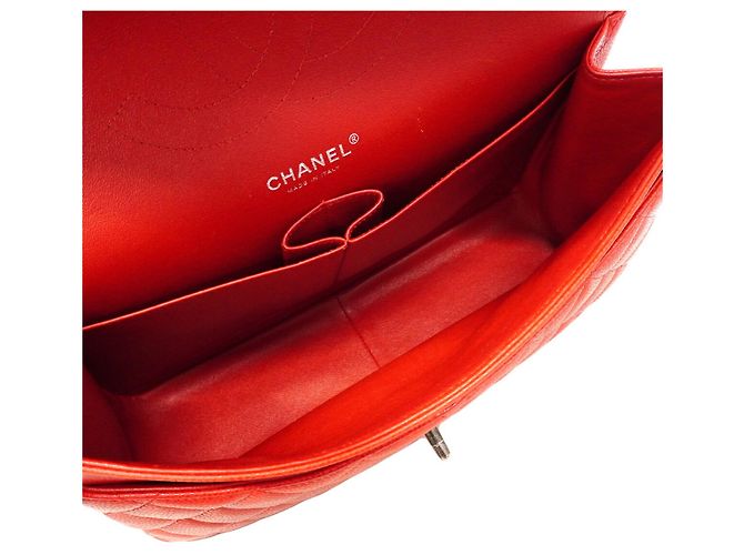 Bolsa de ombro Chanel em couro de bezerro granulado vermelho - vista 4