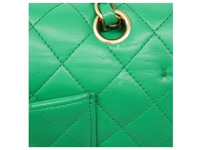 Borsa a tracolla Chanel Matelassé Verde - vista 9