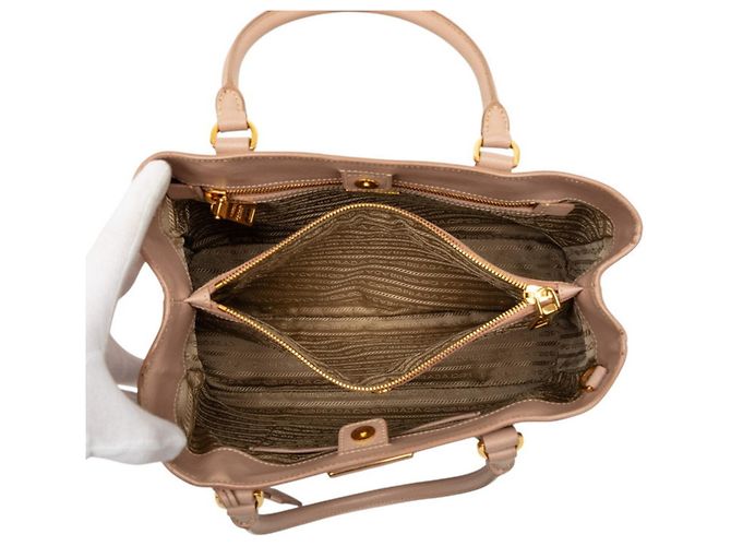 Borsa Tote Prada Galleria in pelle Saffiano beige - vista 4