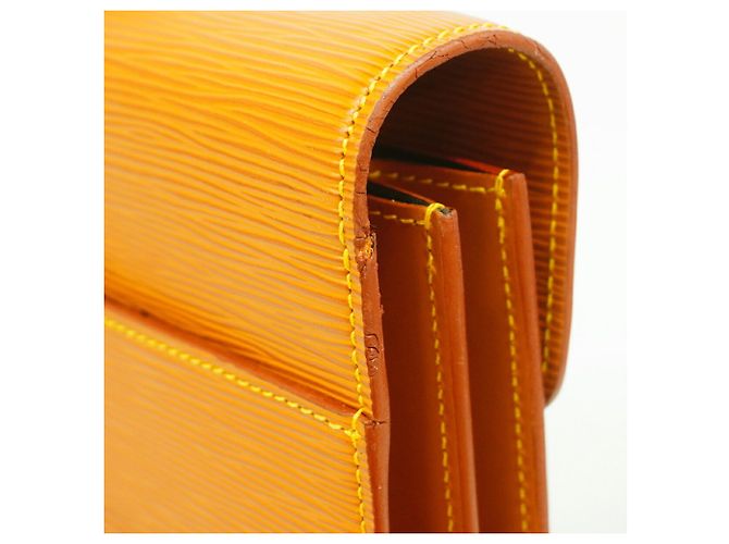 Sac Louis Vuitton Epi Serviette Conseiller Doré - vue 6