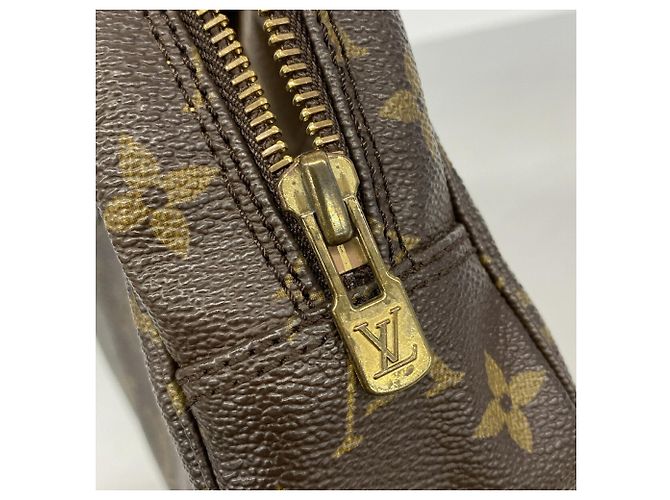 Pouch Louis Vuitton Monogram Toilette 23 Marrone - vista 7