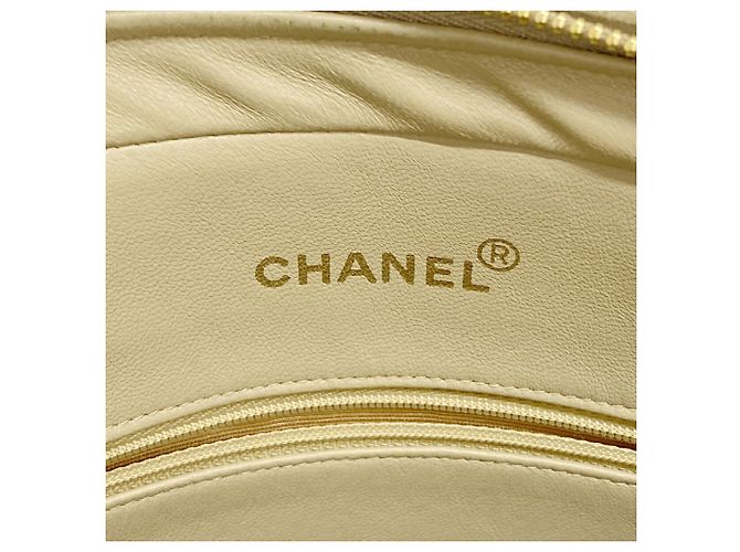 Borsa a tracolla Chanel in camoscio beige - vista 5