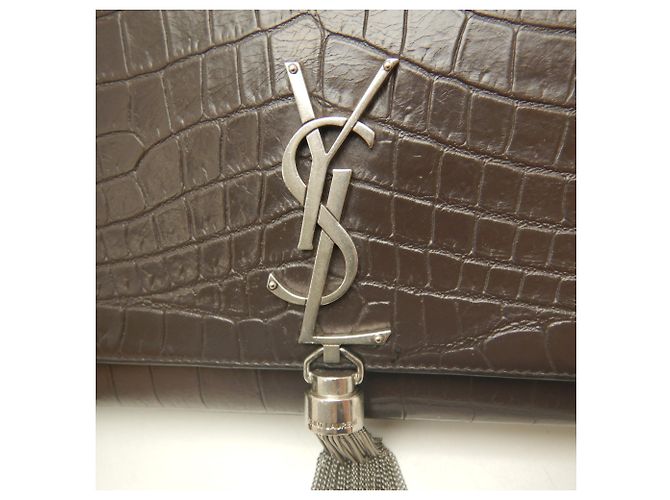 Bolsa de Ombro com Corrente e Borla Yves Saint Laurent Kate Marrom - vista 13