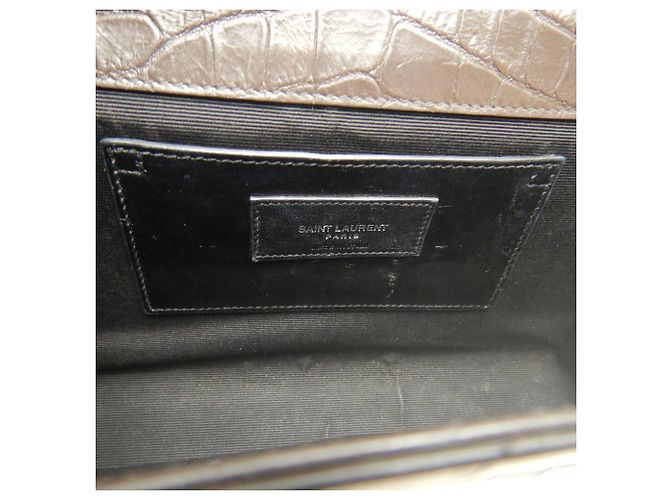 Bolsa de Ombro com Corrente e Borla Yves Saint Laurent Kate Marrom - vista 17