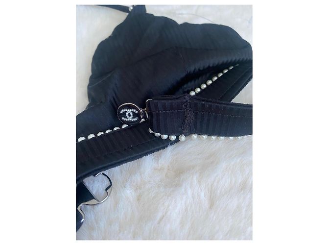 Timeless Schwarzes Bikini-Set mit Perlenbesatz Chanel Unterteil 36 Oberteil 44 - Ansicht 5