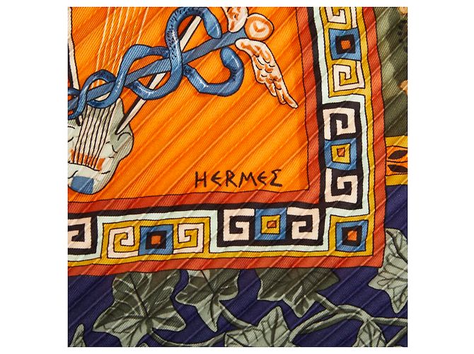 Hermès Foulard Pieghettato Hermes Carre Musique des Dieux Multicolore Cachi - vista 3