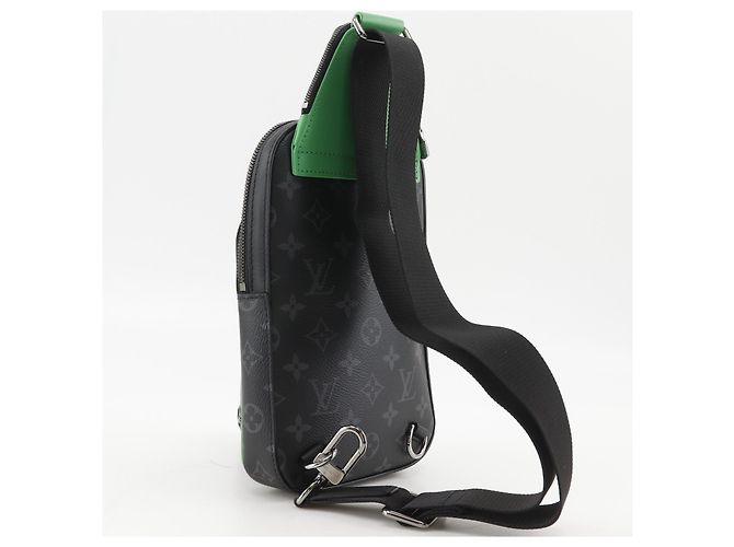 Borsa a tracolla Avenue Louis Vuitton NM Monogram Canvas Nero - vista 3