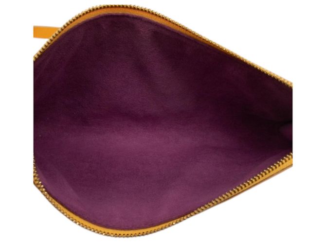 Louis Vuitton Epi Pochette Accessoires in pelle gialla Giallo - vista 4