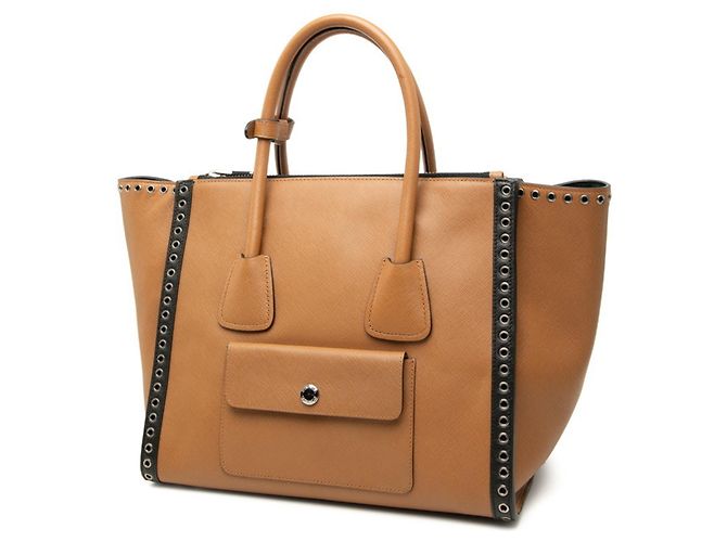 Saffiano Prada Handtasche mit Triangle-Logo-Plakette in Braun und Weiß - Ansicht 2