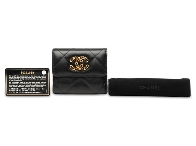 Cartera tri-fold Chanel 19 Dixneuf Coco Mark Negro Roja - vista 8