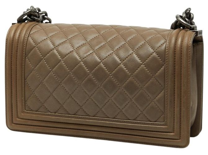 Borsa a tracolla Chanel Coco Mark Matelassé Boy 25 Medium con catena Verde Cachi - vista 2