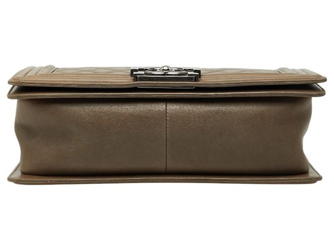 Borsa a tracolla Chanel Coco Mark Matelassé Boy 25 Medium con catena Verde Cachi - vista 3