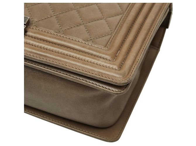 Borsa a tracolla Chanel Coco Mark Matelassé Boy 25 Medium con catena Verde Cachi - vista 5
