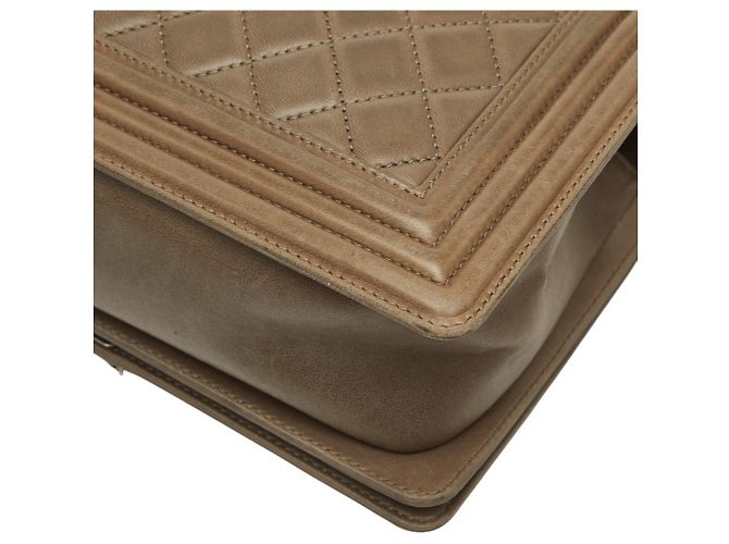 Borsa a tracolla Chanel Coco Mark Matelassé Boy 25 Medium con catena Verde Cachi - vista 6