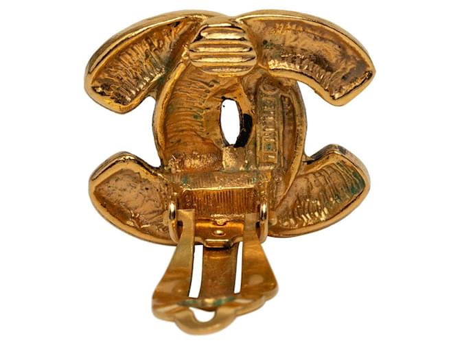 Orecchini a clip Chanel Coco Mark Matelassé D'oro - vista 3