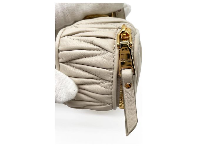 Portachiavi Miu Miu Matelassé Beige D'oro - vista 10