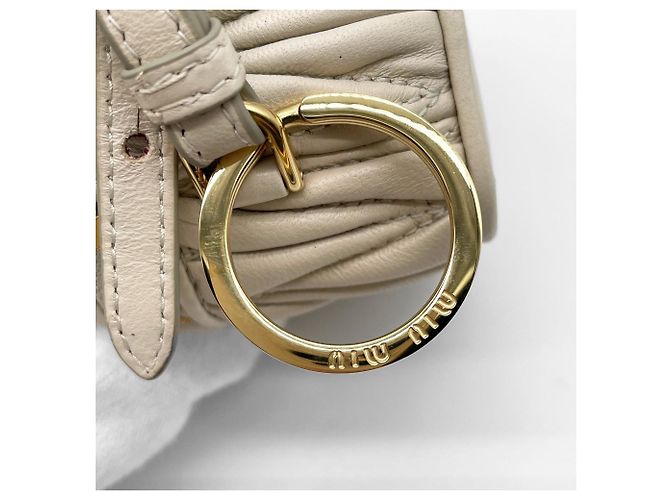 Portachiavi Miu Miu Matelassé Beige D'oro - vista 9