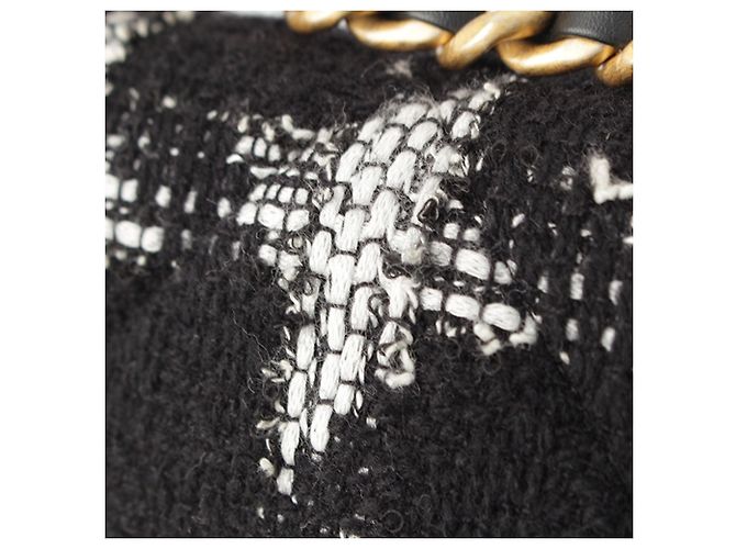 Sac Chanel Medium Tweed 19 Flap Satchel Noir - vue 11