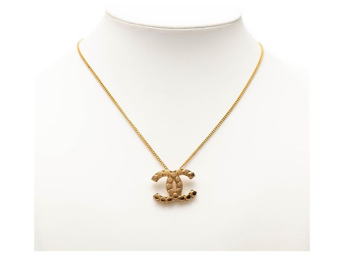 Collana con pendente borchiato Chanel CC placcato oro D'oro - vista 7