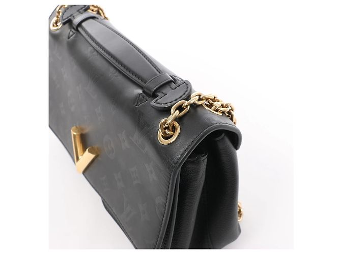 Borsa a tracolla Louis Vuitton Very Monogram Shadow in nero M42899 - vista 4