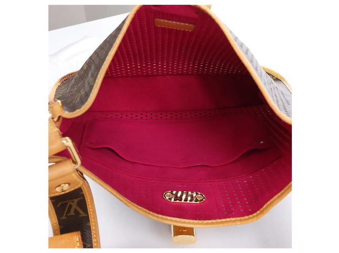 Borsa a tracolla Louis Vuitton Musette Monogtam Perfo in Brown x Pink M95172 Rosa - vista 13