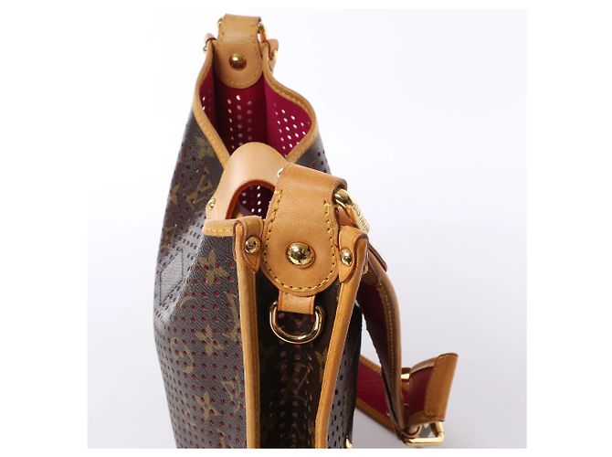Borsa a tracolla Louis Vuitton Musette Monogtam Perfo in Brown x Pink M95172 Rosa - vista 5