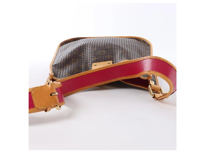 Borsa a tracolla Louis Vuitton Musette Monogtam Perfo in Brown x Pink M95172 Rosa - vista 8