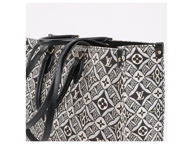 Borsa Louis Vuitton Since 1854 OnTheGo GM in Black x White M57207 Nero - vista 13
