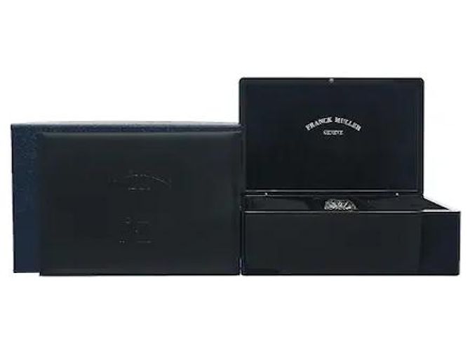 Franck Muller's distinctive tonneau-shaped case harmonizes with a precision automatic movement for a distinctive presence. The signature Arabic numeral indices are precisely arranged on the dial, - view 4