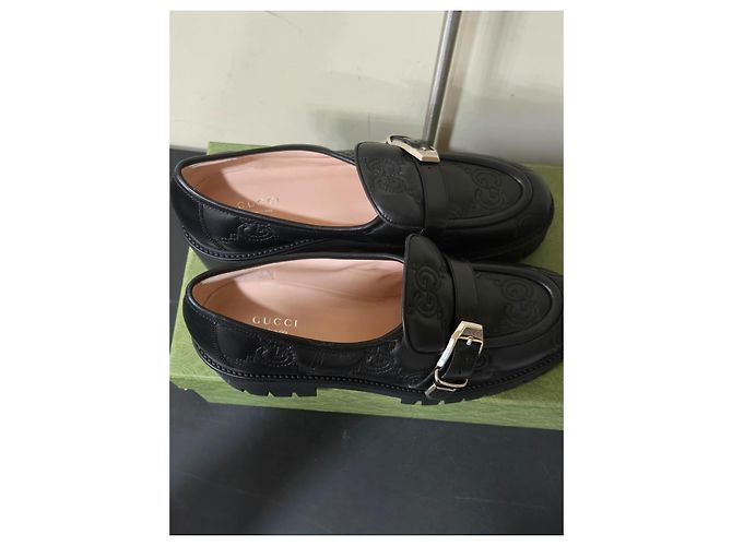 Gucci Plateauslipper aus schwarzem Leder mit GG-Monogramm - Ansicht 5