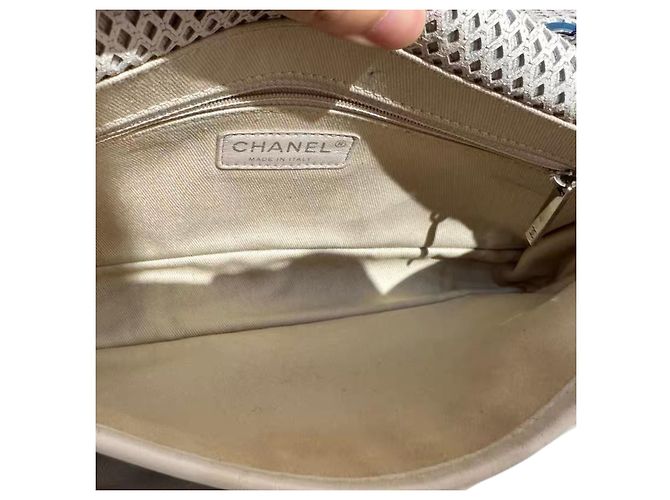 Borsa a patta Chanel Up In The Air in vitello traforato Bianco - vista 9