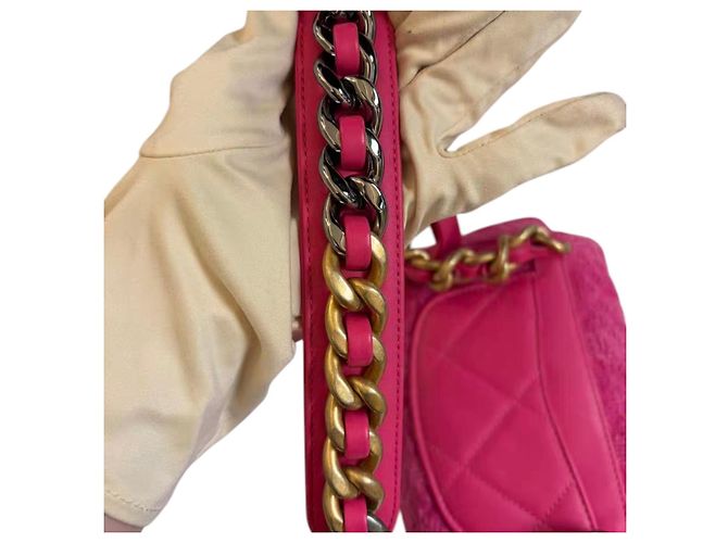 Chanel 19 Borsa a patta Chanel in tweed rosa - vista 5