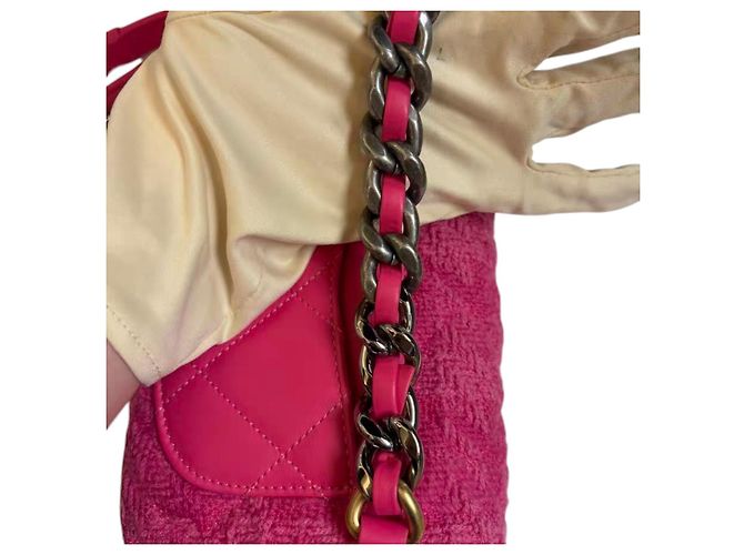 Chanel 19 Borsa a patta Chanel in tweed rosa - vista 6