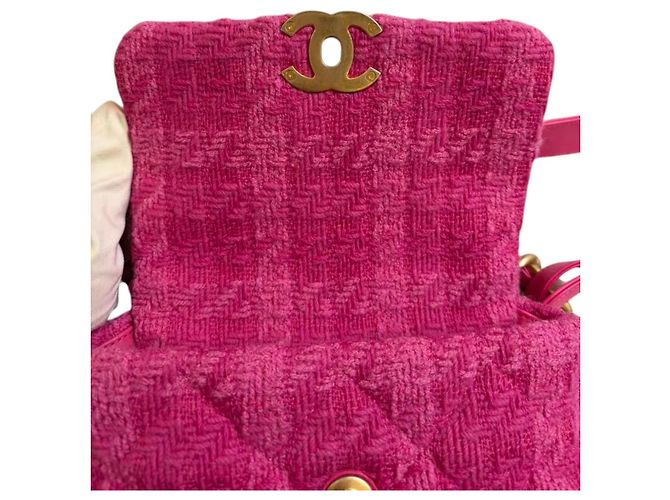 Chanel 19 Borsa a patta Chanel in tweed rosa - vista 9