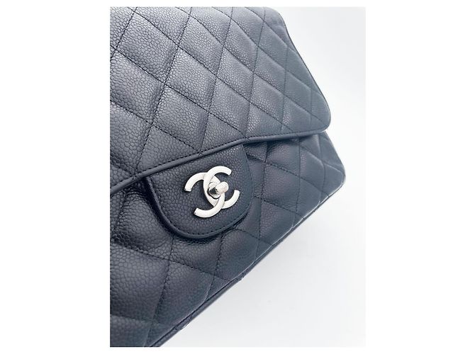 Timeless Bolso Chanel medium flap clásico en piel caviar negra Negro - vista 12
