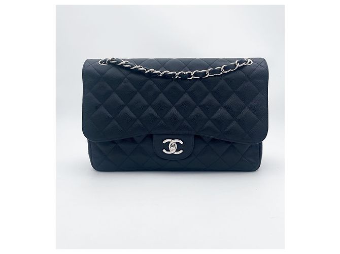 Timeless Bolso Chanel medium flap clásico en piel caviar negra Negro - vista 4