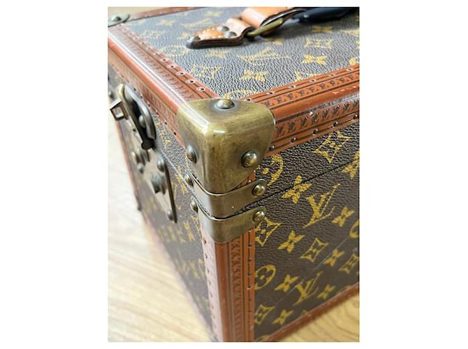 Louis Vuitton Small make Up / Cosmetic trunk - vue 2