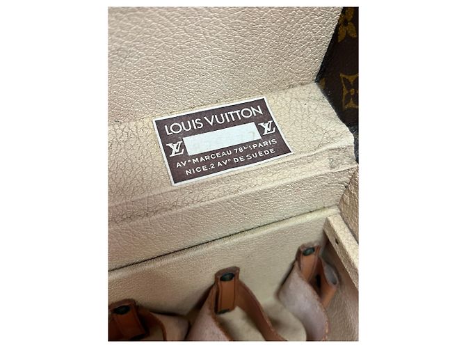 Louis Vuitton Small make Up / Cosmetic trunk - vue 4