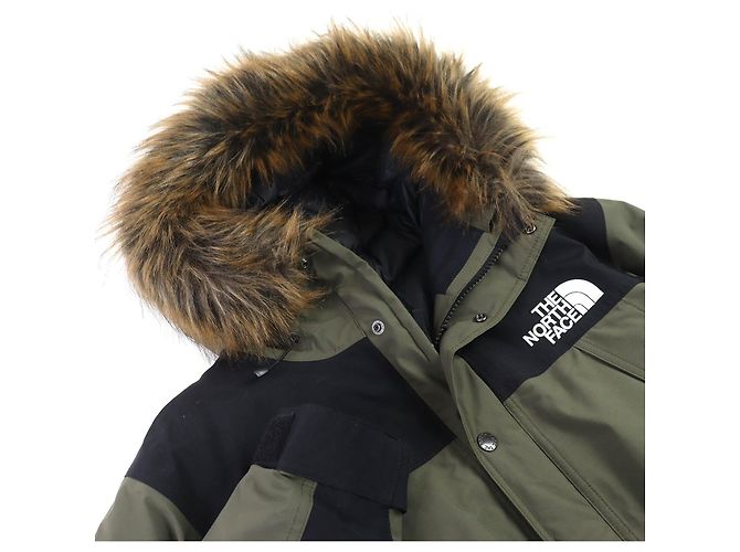 THE NORTH FACE Mountain Down Coat
Abrigo de Plumas GORE-TEX Negro - vista 4