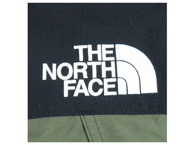 THE NORTH FACE Mountain Down Coat
Abrigo de Plumas GORE-TEX Negro - vista 6