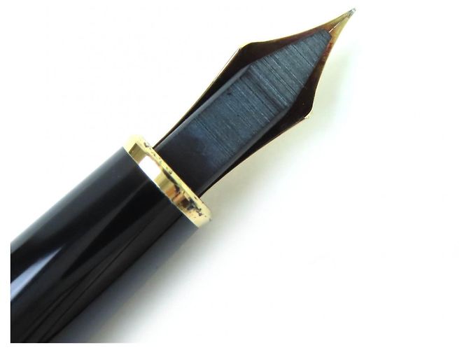 Stylo plume Montblanc Meisterstück Au585 Noir - vue 5