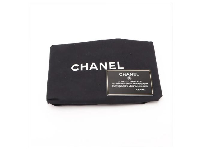 Borsa Chanel 19 Flap Bag Medium in pelle lucida Marrone Bordò Cioccolato Marrone scuro - vista 3