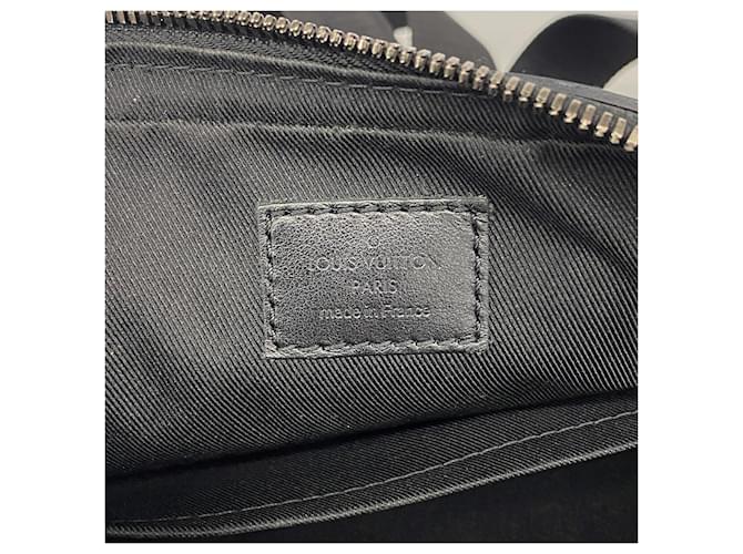 Borsa a tracolla Louis Vuitton Monogram Eclipse Reverse Trio Marrone Nero - vista 5
