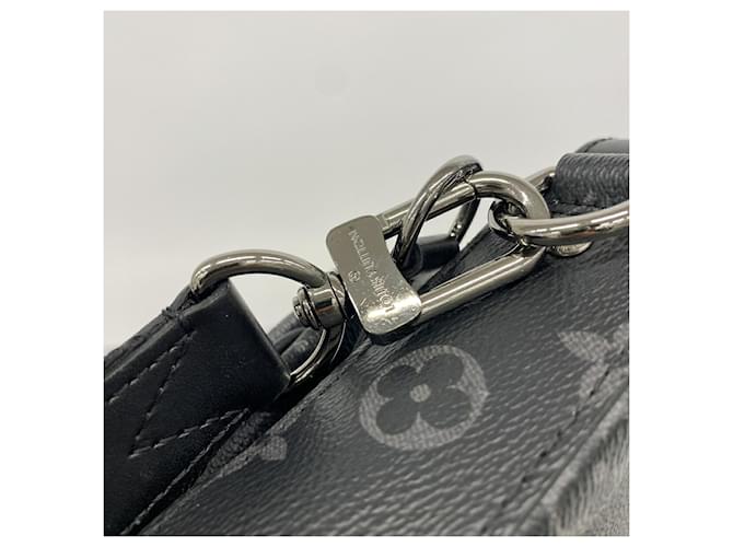 Borsa a tracolla Louis Vuitton Monogram Eclipse Reverse Trio Marrone Nero - vista 9