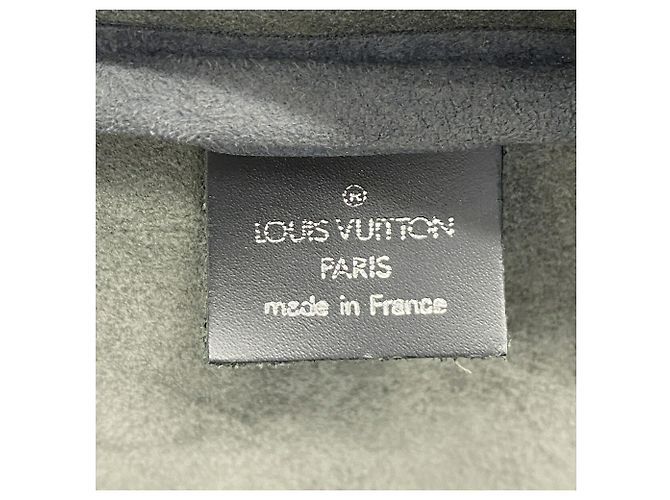 Sac Boston Louis Vuitton Taiga Kendall PM Gris - vue 5