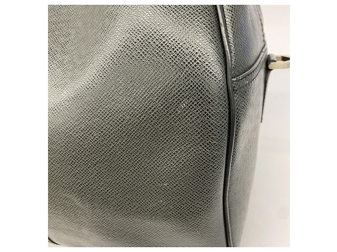 Sac Boston Louis Vuitton Taiga Kendall PM Gris - vue 6