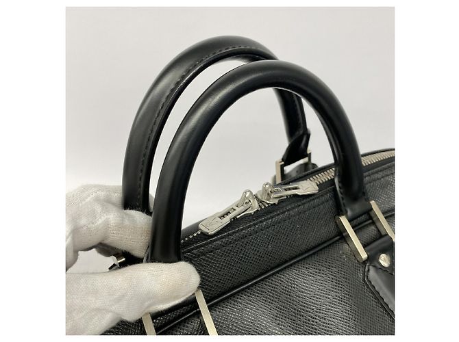 Sac Boston Louis Vuitton Taiga Kendall PM Gris - vue 7